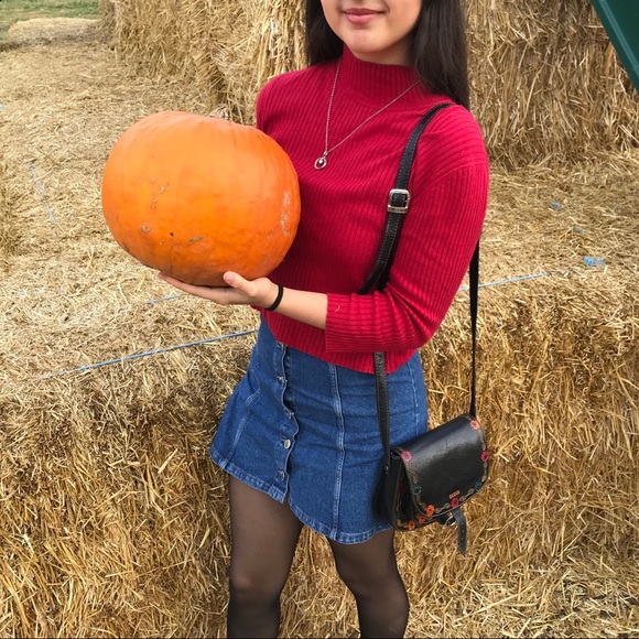 Kenneth Cole Cropped Sweater - Picture 2 of 8